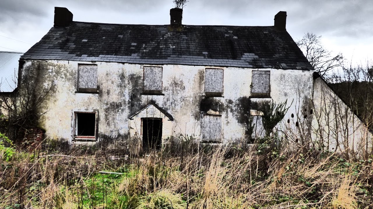 CREEPY ABANDONED FARMHOUSE-PENARTH