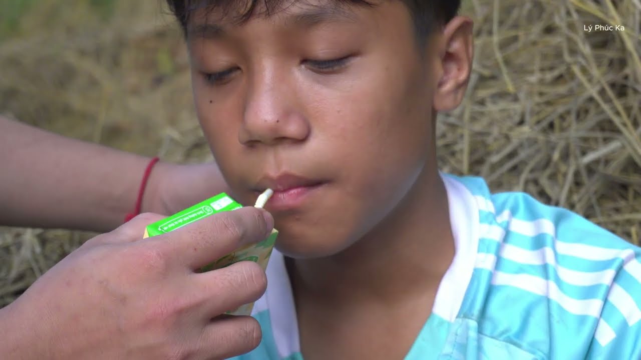 The kind CEO saved the orphaned child who was in the most desperate moment.
