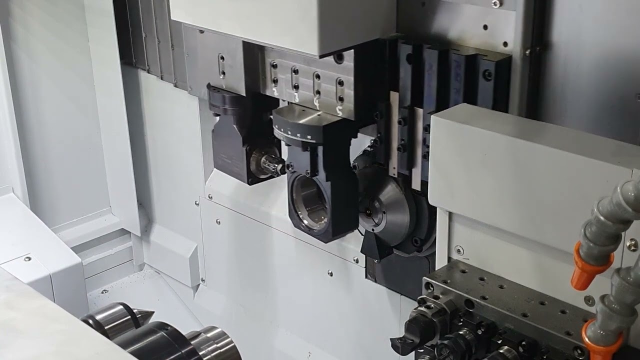 Torno HANWHA  XD26III