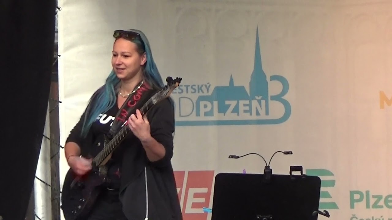 Martinsk&eacute; trhy - N&aacute;měst&iacute; Republiky Plzeň - Futro pop/rock