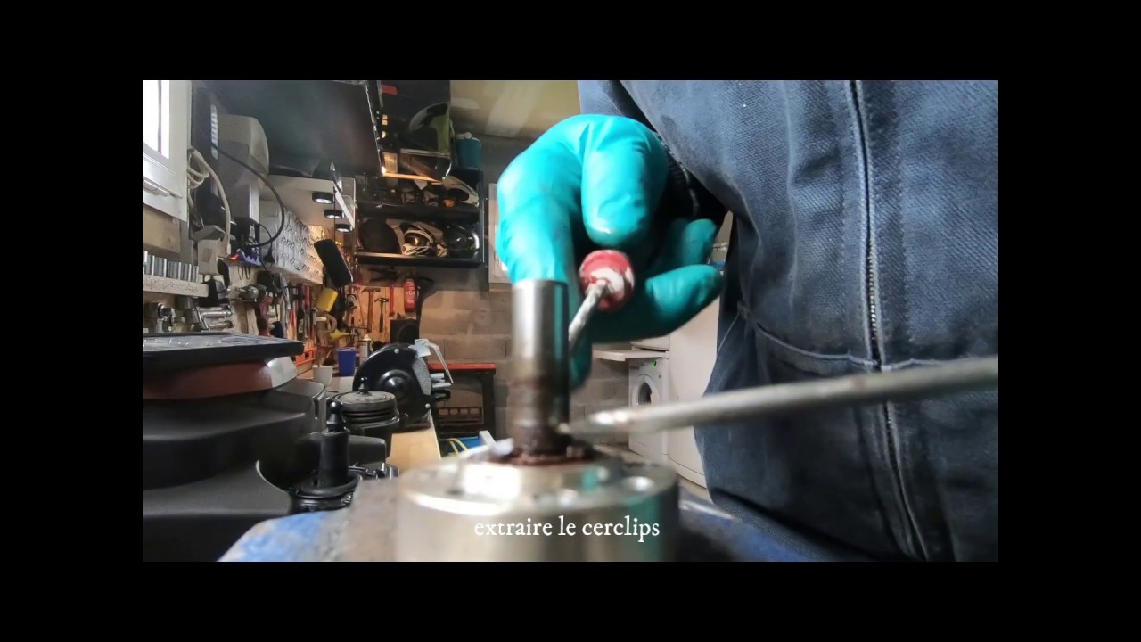 changement roulement  moteurs de roue ( Husqvarna AUTOMOWER 320 ).
