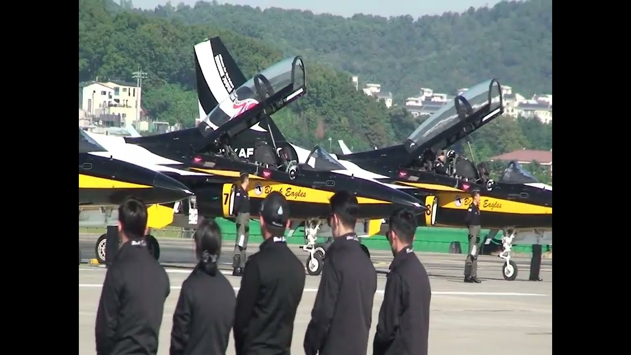 2023.10.21(토) 서울에어쇼 블랙이글스 에어쇼 BLACK EAGLES AIRSHOW 5번기 이상으로 조종사가 예비기로 갈아타고 완벽한 곡예비행 성공!!!