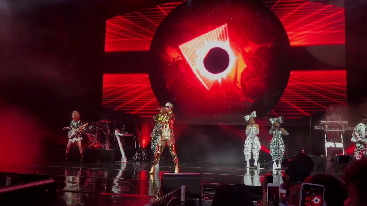 Katy Perry Witness : Coming Home Intro Witness + Dark Horse