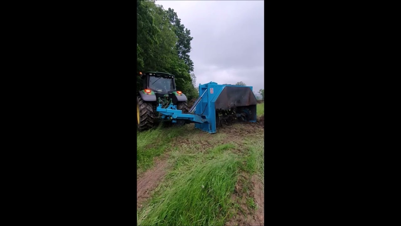 KFS Komposztforgató: 3 Pontos Függesztésű Erőgép 900 m3/óra Kapacitással!