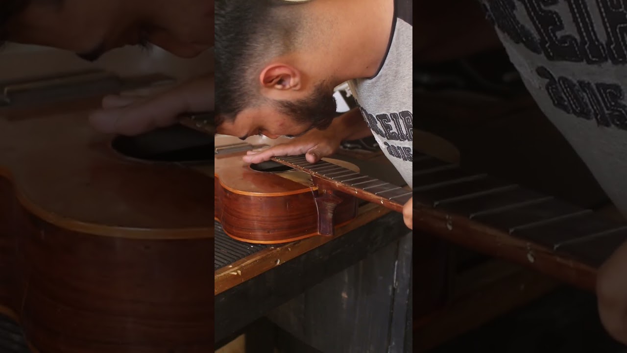 Recolagem do bra&ccedil;o viol&atilde;o de nylon