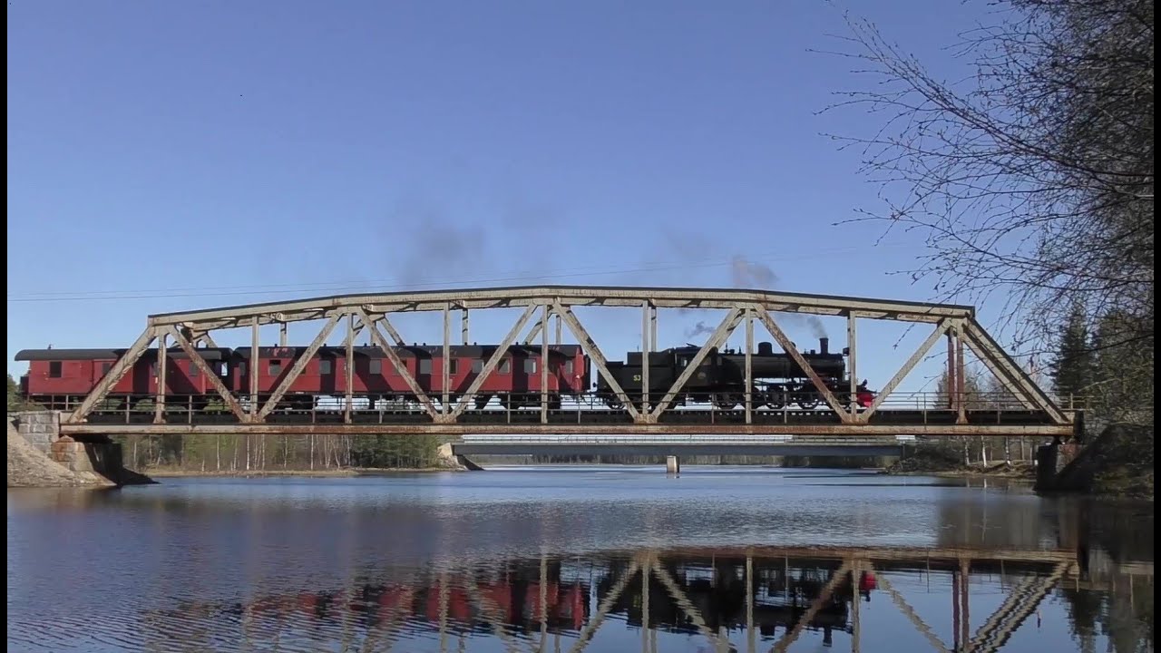 Storumans ångtågsförening håller igång gamla ånglok och vagnar. Kör bl.a.  efter inlandsbanan.