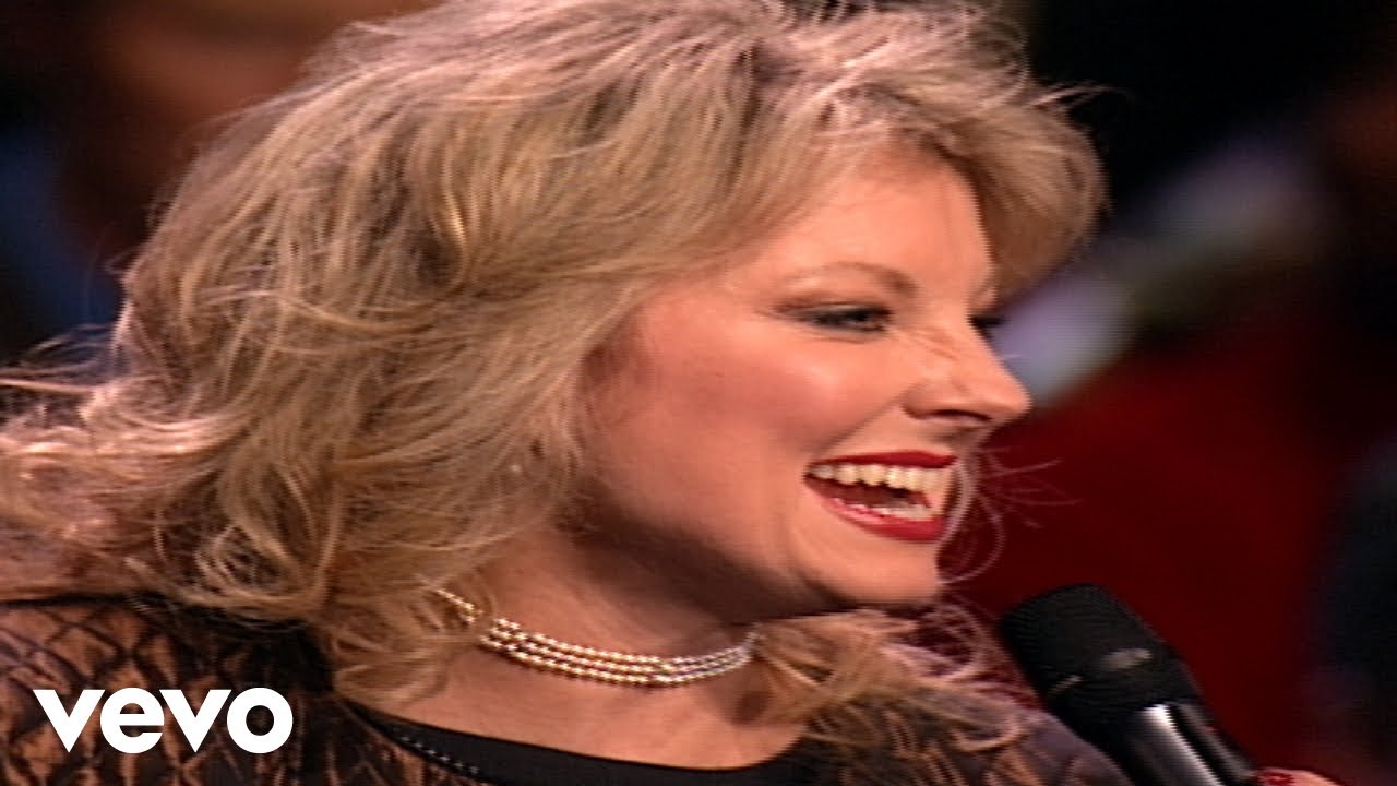 Bill & Gloria Gaither, Janet Paschal - He'll Deliver Me [Live] ft. Janet Paschal