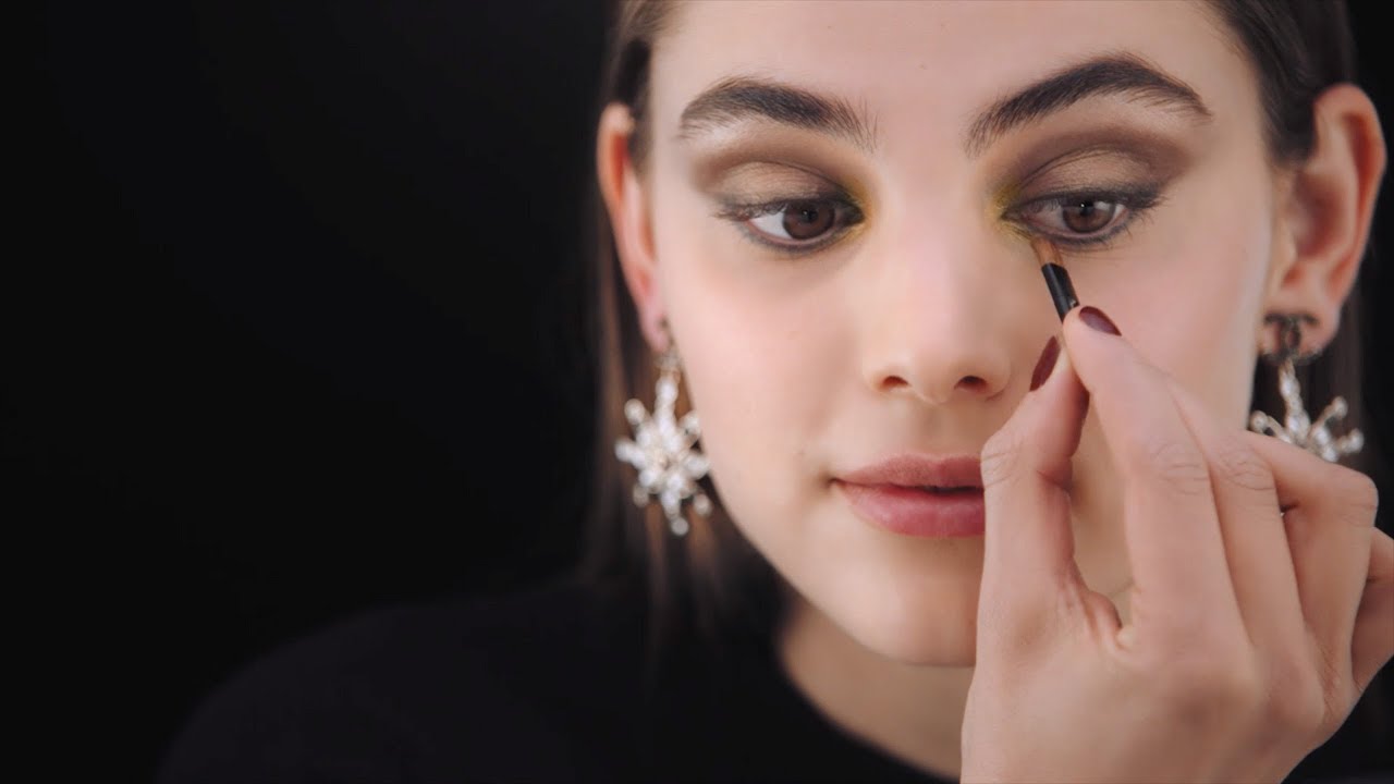 Make your Eyes Twinkle with the HOLIDAY 2019 COLLECTION &ndash; CHANEL Makeup Tutorials
