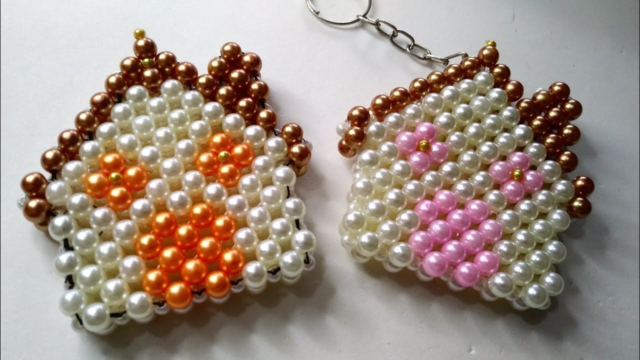 Como fechar  o chaveiro de  Casinha de Pérolas