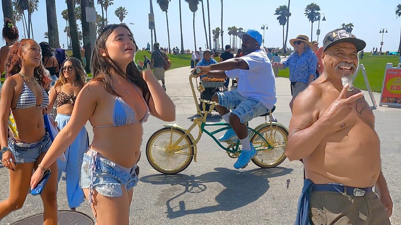 Summer Weekend Venice Beach Tour - People Watching