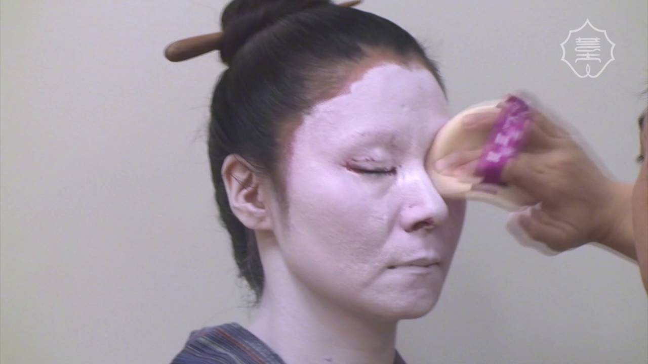 琉球古典舞踊　女性の化粧