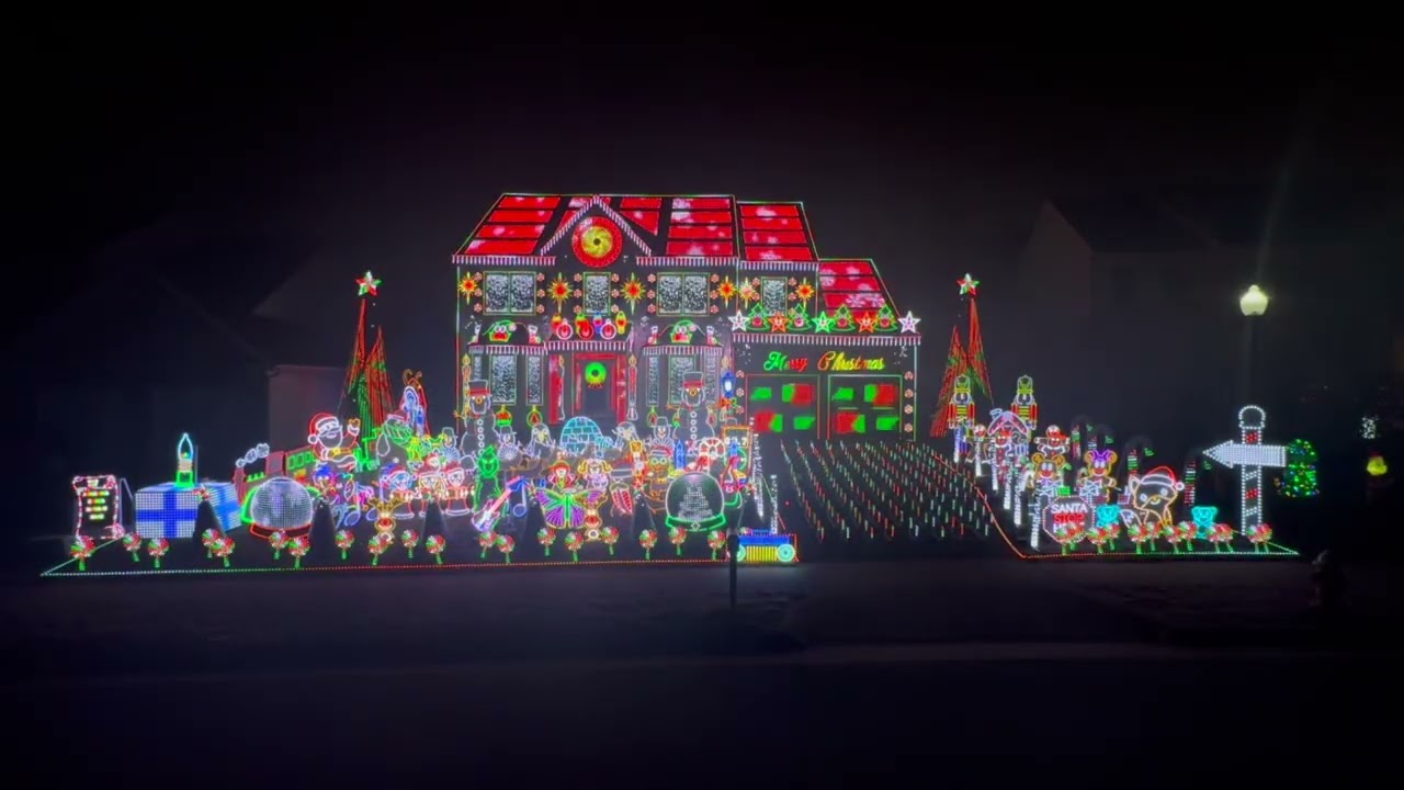 2025 Christmas Light Show - Carol of the Bells