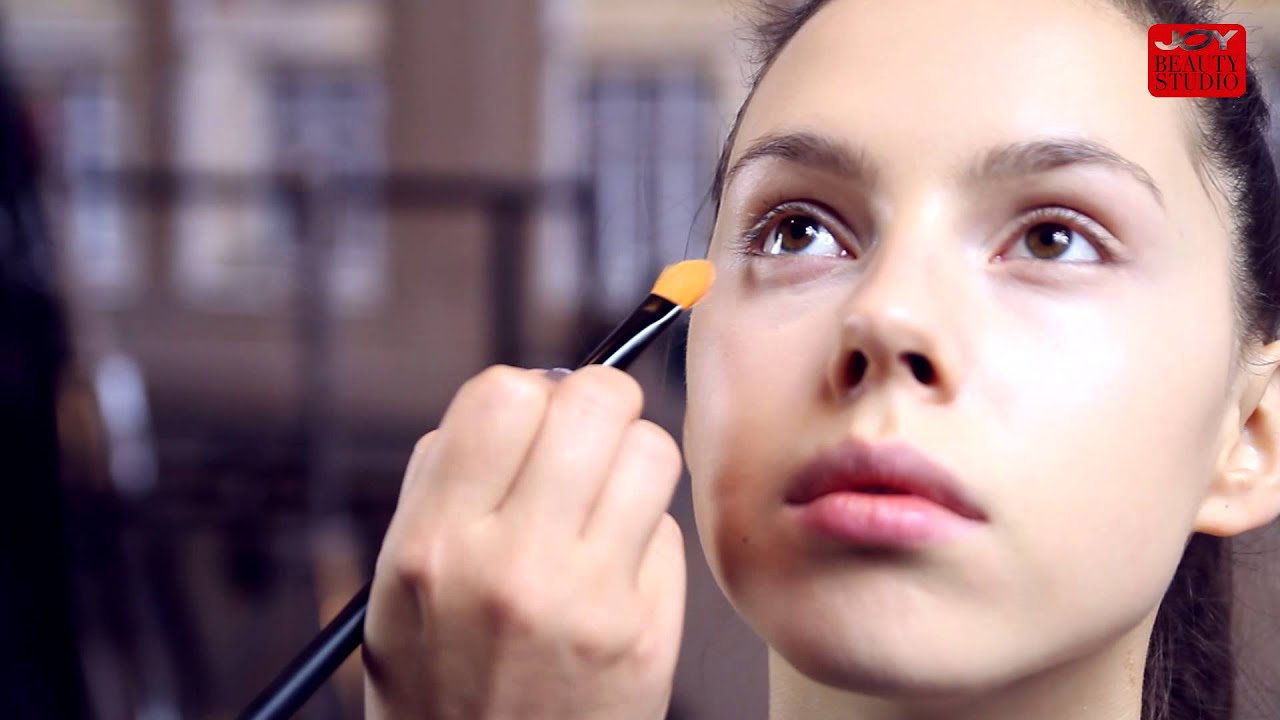 Jak použít korektor a rozjasňovač / JOY Beauty Studio