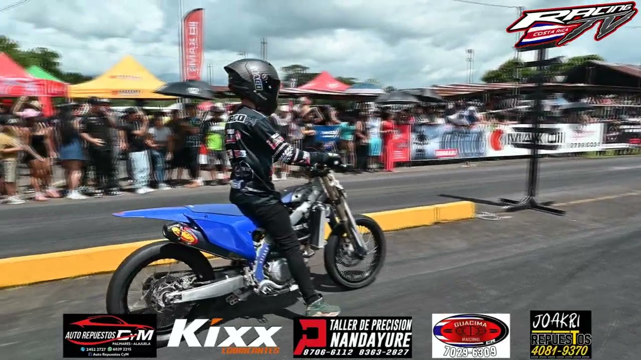 Final de Campeonato de 1/4 de milla de motos.