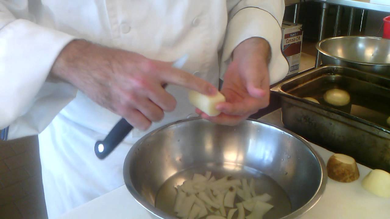 Knife Skills: How to do the tourne