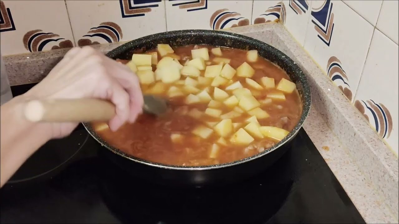GUISITO DE COSTILLAS