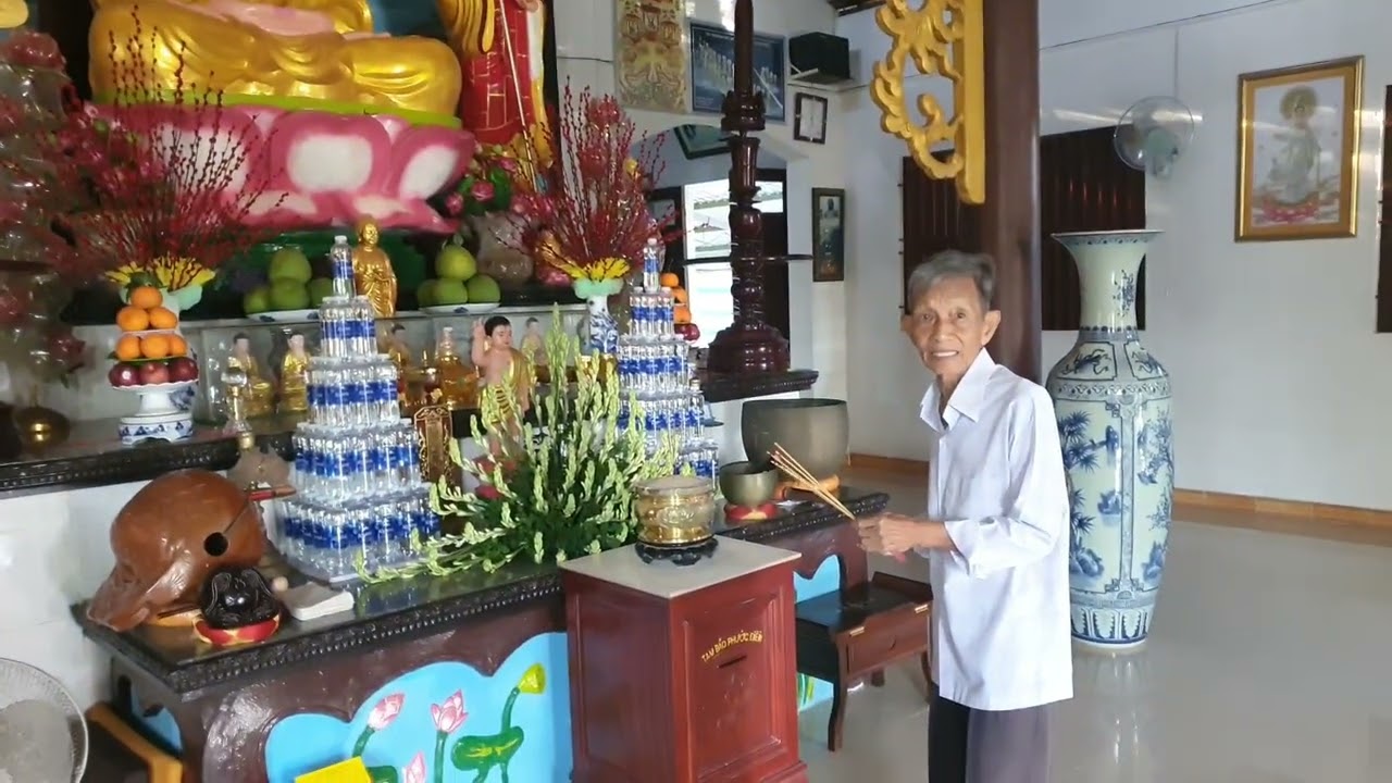Cùng Ba đi viếng chùa Linh Phước ngày rằm tháng giêng