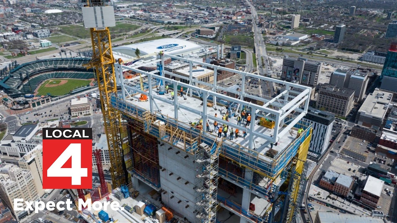 Building at Hudson's site reaches final height