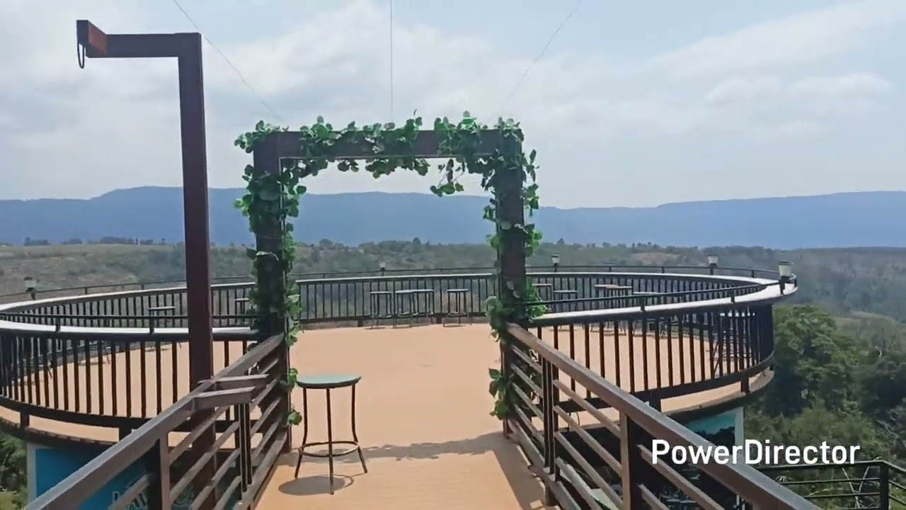 Lava Caf&eacute; Pakse, Laos 🇱🇦 | Cozy Coffee Spot with a Stunning View