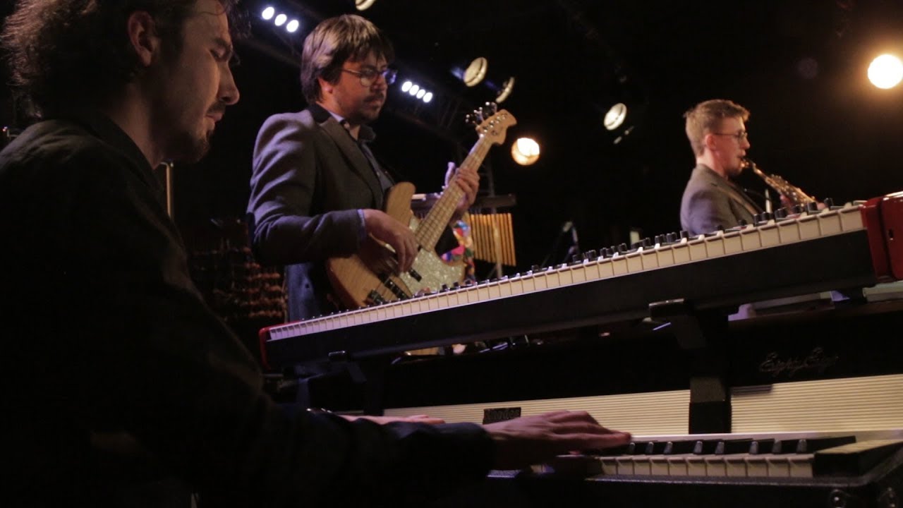 Resolution 88 - Sly (Live New Morning, Paris)