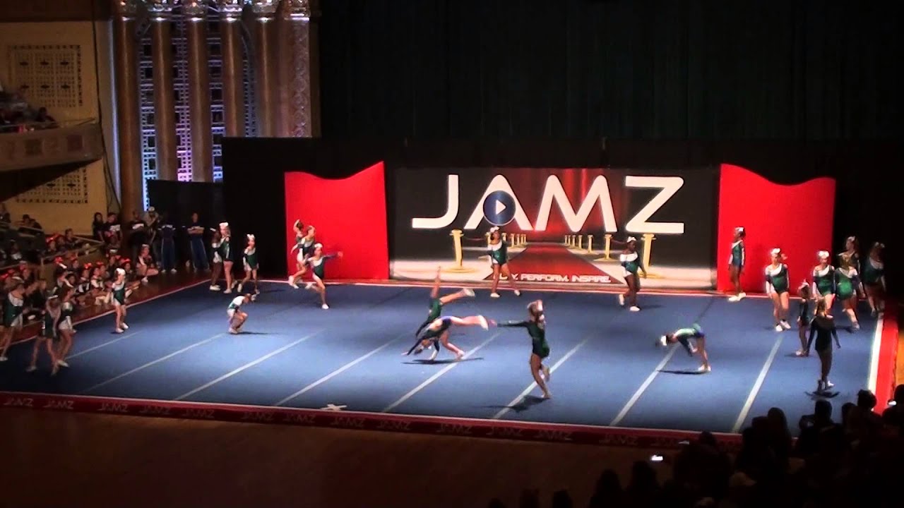 University Cheer Force Lightning Junior 4