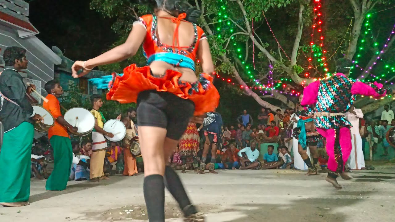 அருமையாக வாசிக்கும் இந்த சின்னபையன்