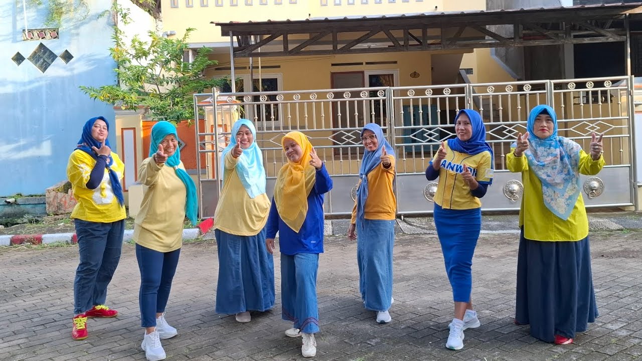 RUNGKAD LINE DANCE - BEGINNER - Choreo: Bambang Satiyawan [demo by Ceria Line Dance]