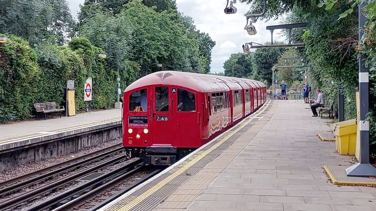 1938 stock on the Uxbridge branch