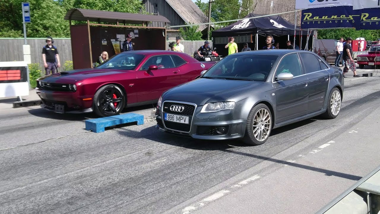 Audi RS4 B7 4.2 FSI vs Dodge Challenger SRT 392 1/8 mile drag race