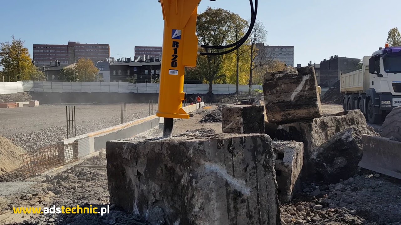 Młot hydrauliczny Arrowhead R120 na koparce Komatsu PW160