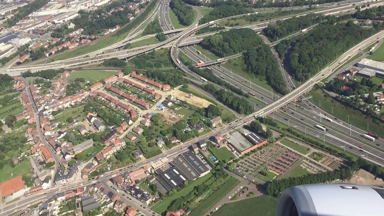 Take Off - Décollage (Zaventem Airport) Onboard Brussels Airlines to Washington DC