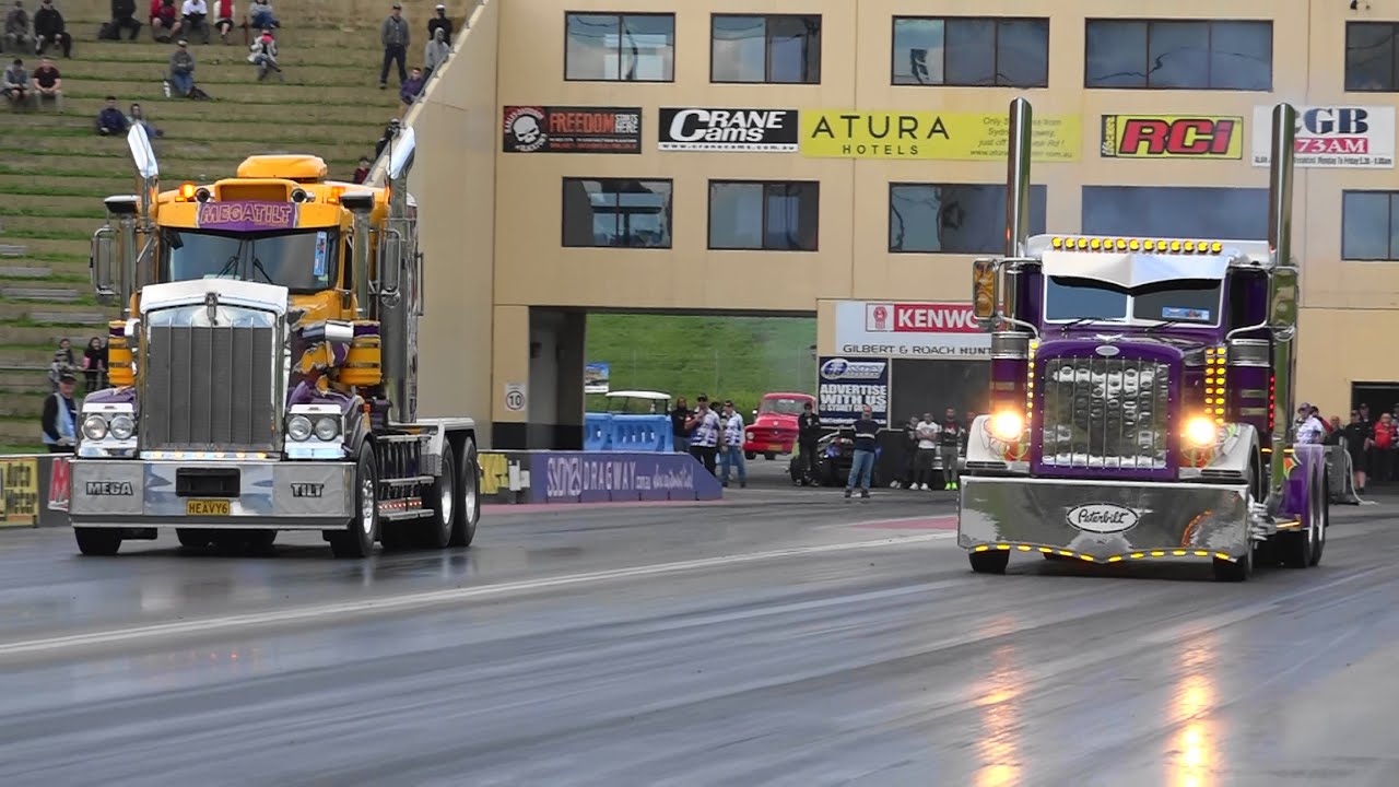 TRUCK DRAG RACING AT SUPERNATS 2015