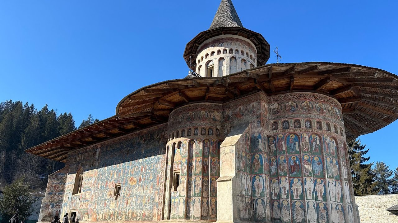 Rom&acirc;nia frumoasă din Suceava - județul albastrului de Voroneț