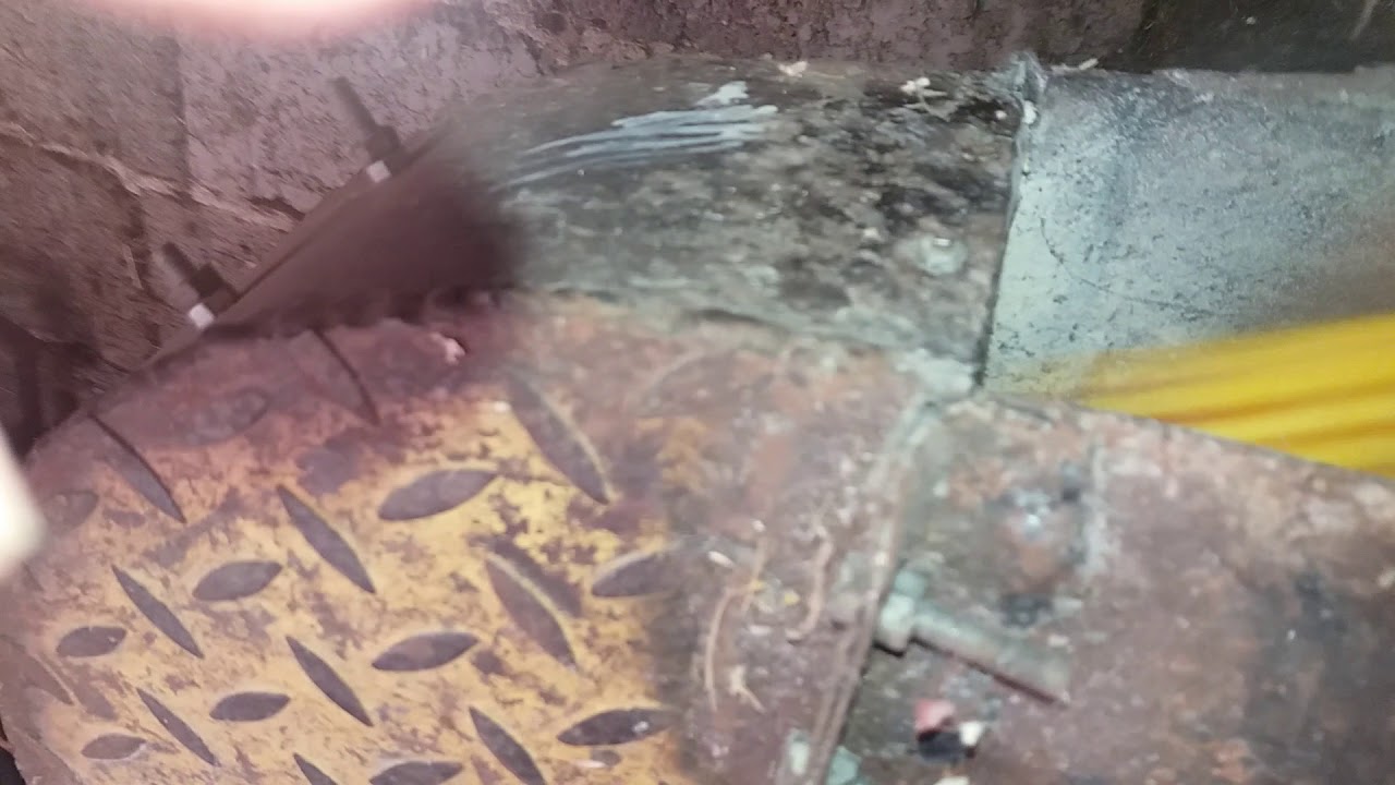 Moara cu ciocanele macina porumb stiuleti