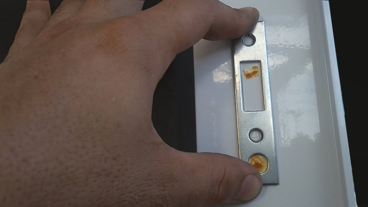 Como Ajustar Fechadura de Porta de Correr - SIMPLES E FÁCIL