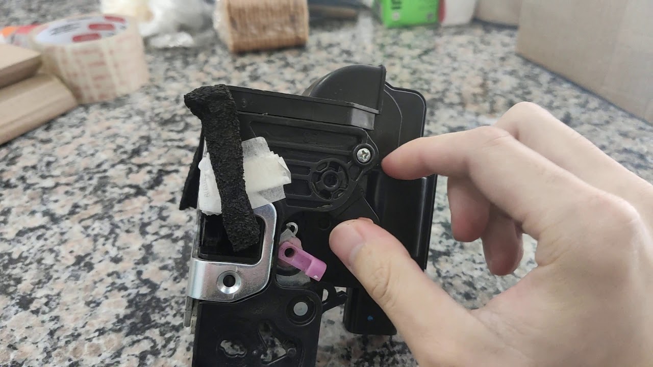 Vai trocar a fechadura da porta do HB20? Então assista esse video!