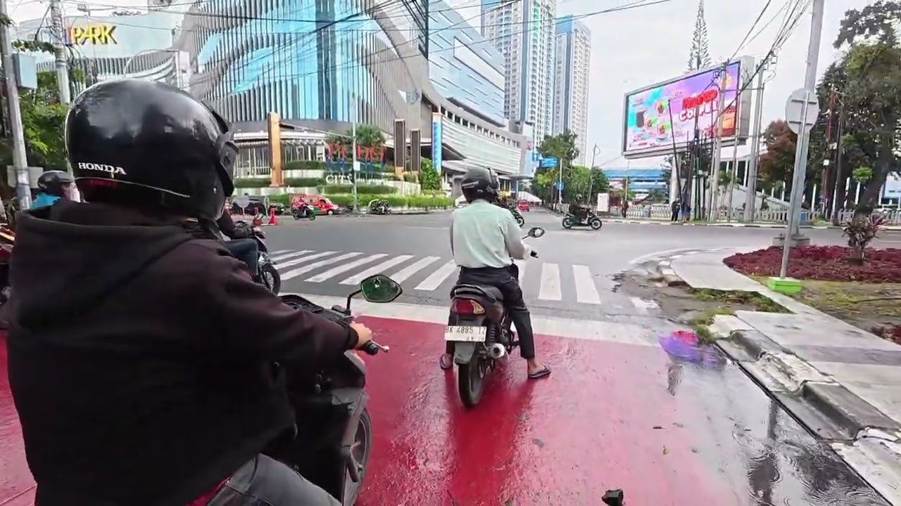 BEGINI SUASANA PUSAT KOTA MEDAN DI SORE HARI.
