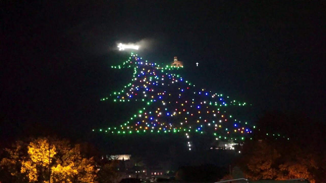 GUBBIO  Italy - L' ALBERO DI NATALE PIU' GRANDE DEL MONDO /The biggest Christmas tree in the world