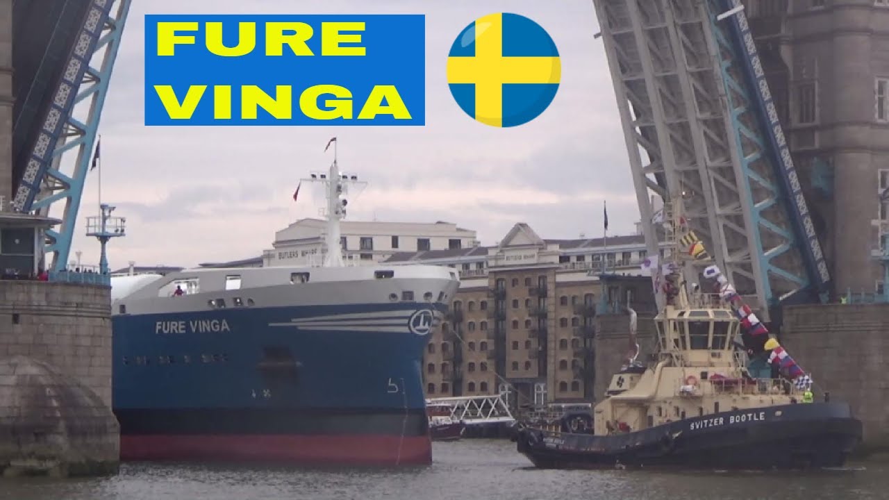 TOWER BRIDGE opening for tanker FURE VINGA