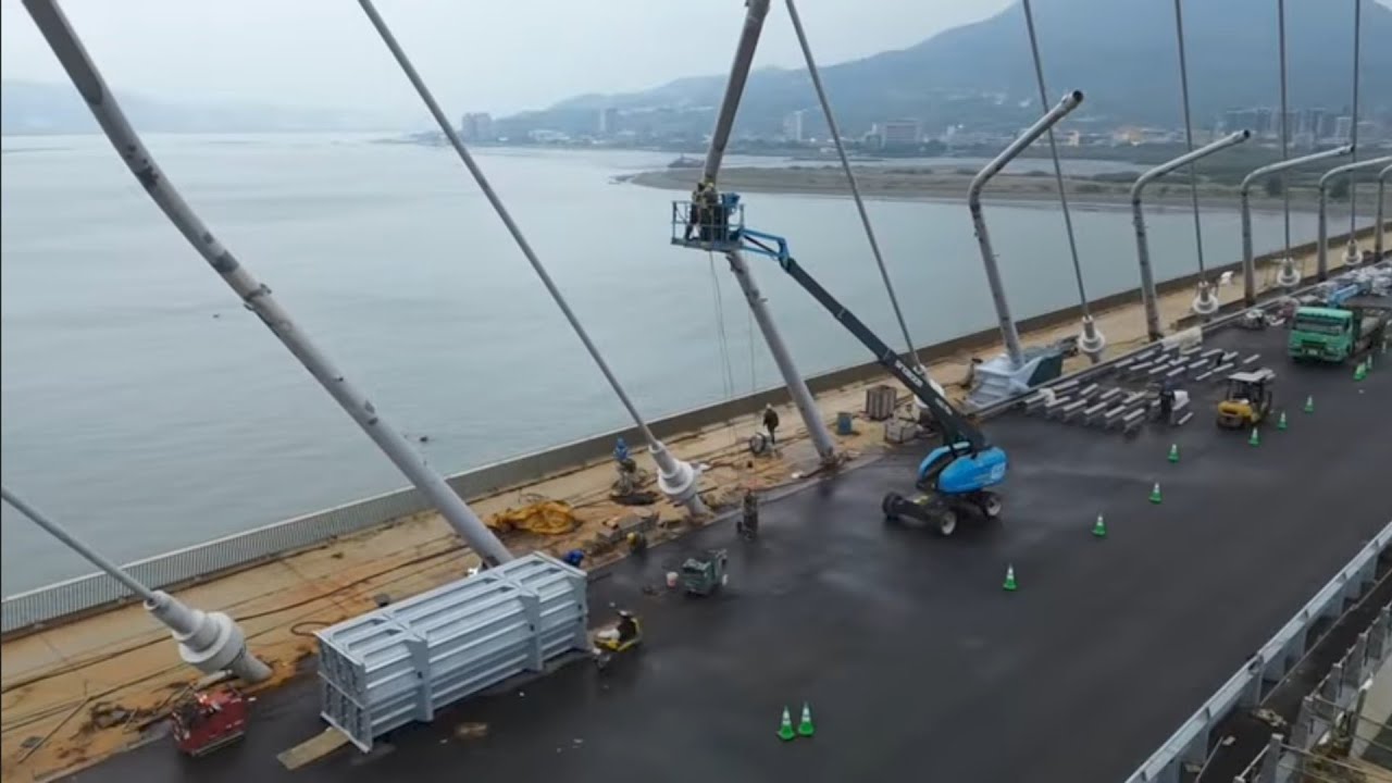 2026.02.08  淡江大橋  主橋塔拆斜施工平台 河中段 施工概況近距觀察 空拍 LIVE 直播
