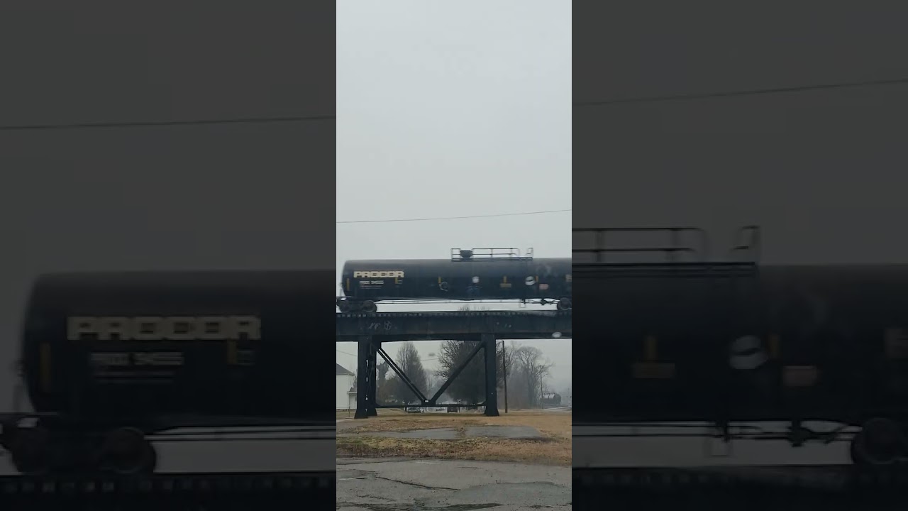 Norfolk Southern Mix freight in Kenova Wv 