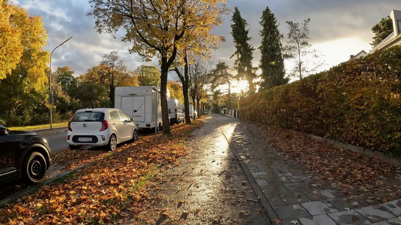 Munich Bike Ride: Mittersendling during an autumn sunset