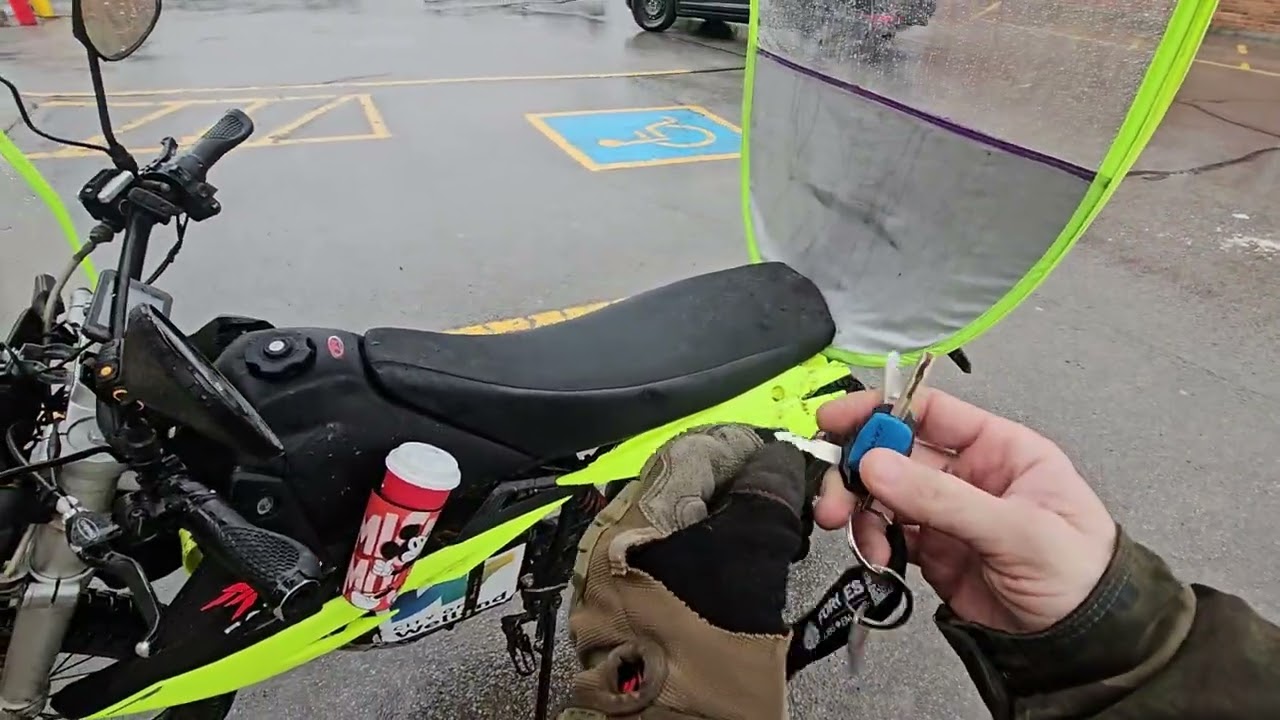 Going out in the rain with my rain canopy for my ebike like share and subscribe 😀 