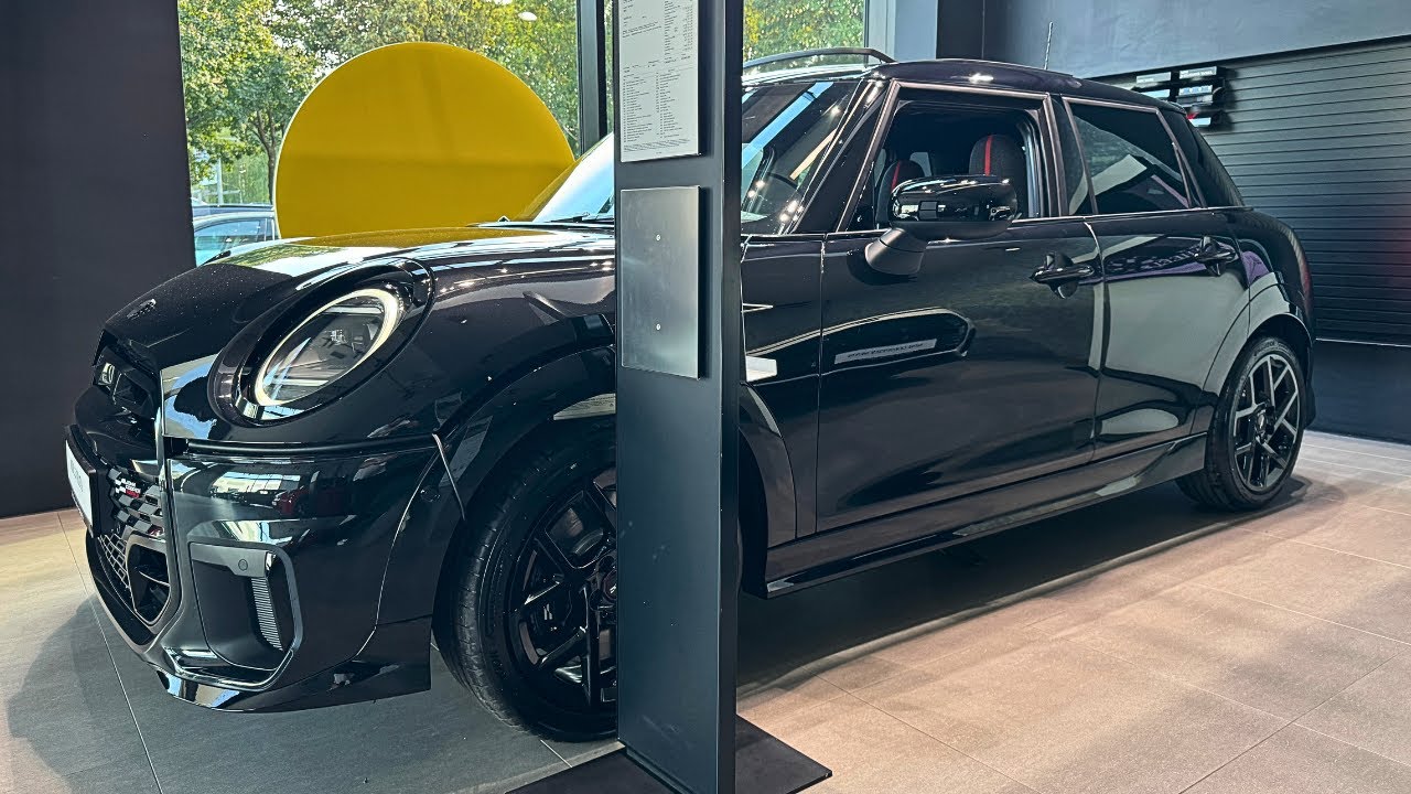 NEW 2025 MINI Cooper 5-Door - Interior and Exterior Details