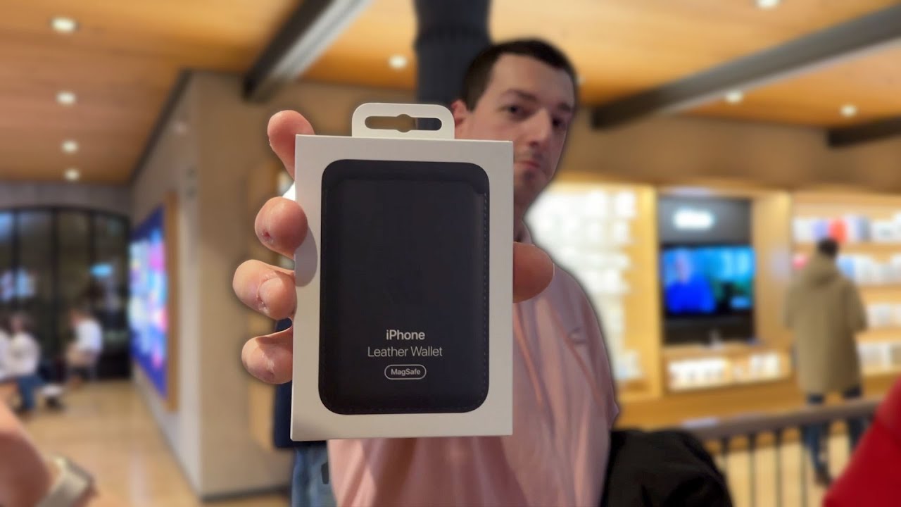 Comprando MAGSAFE WALLET en la APPLE STORE de MADRID