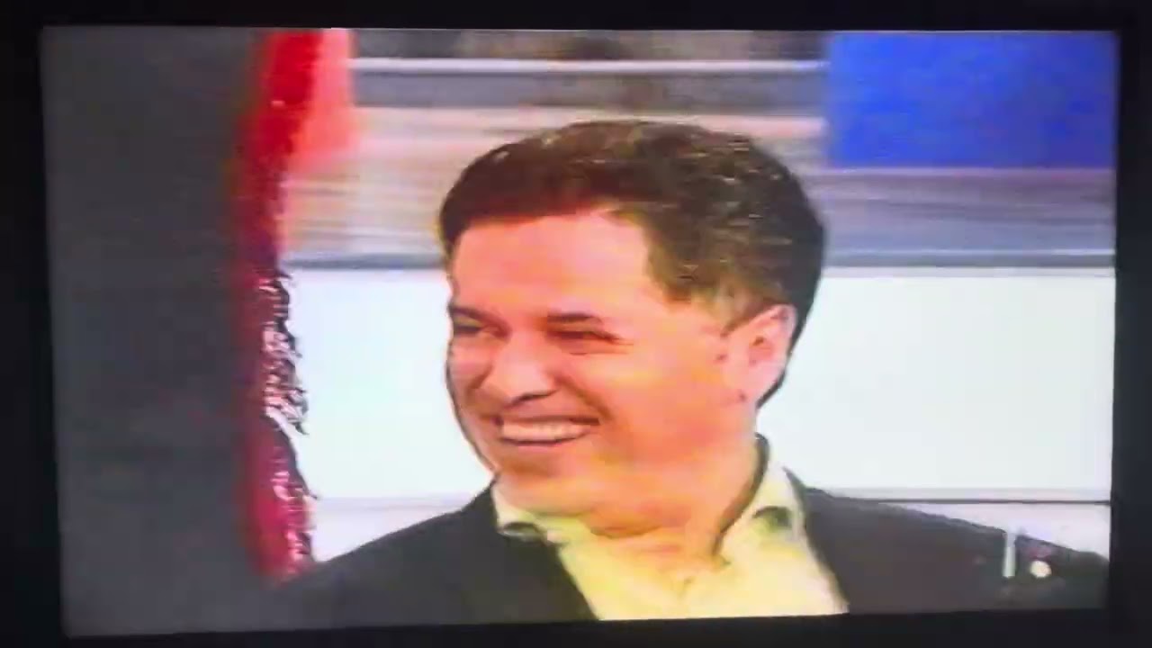 Grupo boom bailando con Mayito y chicas de telenovela como en el cine. TV Azteca. 
