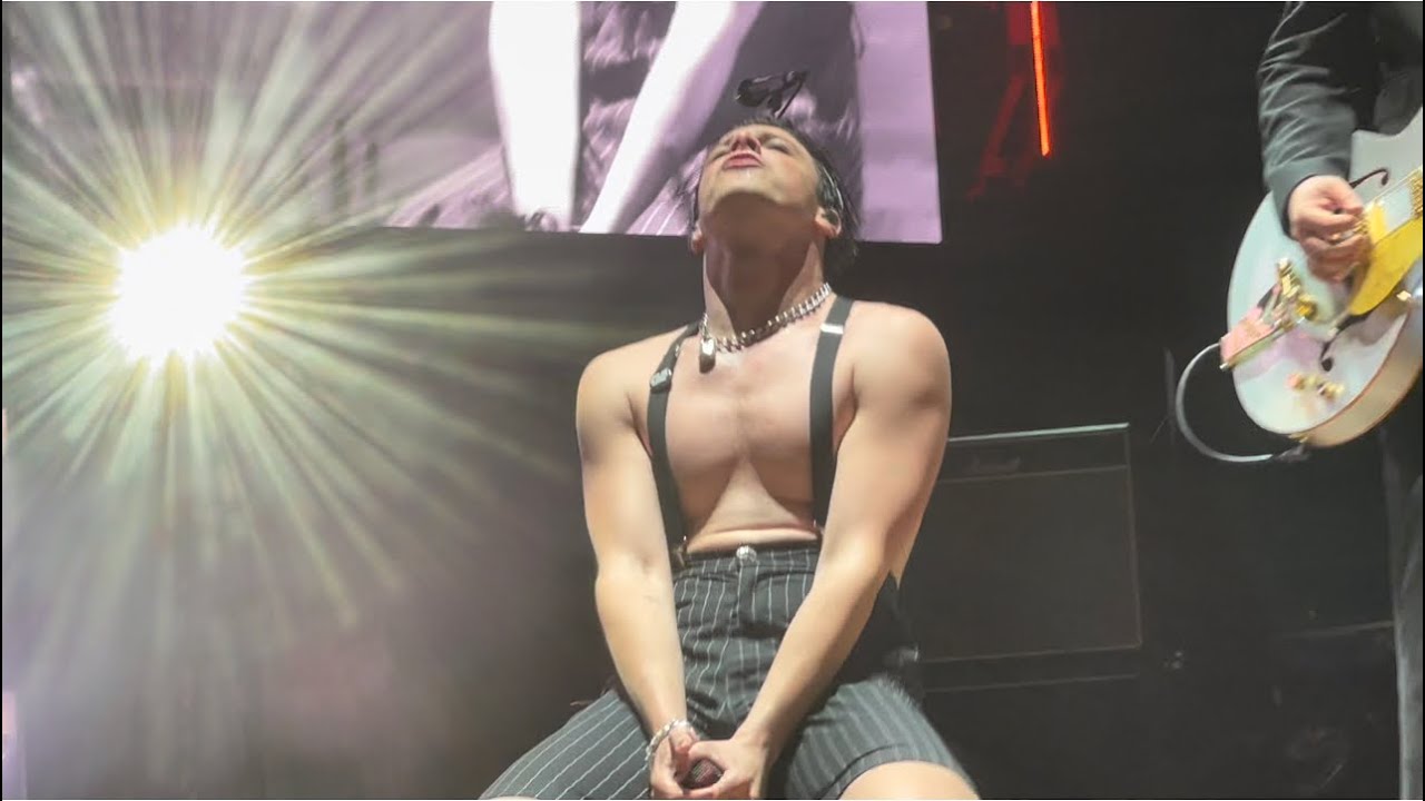 God save me, but don't drown me out - YUNGBLUD @Milan 18/05/22