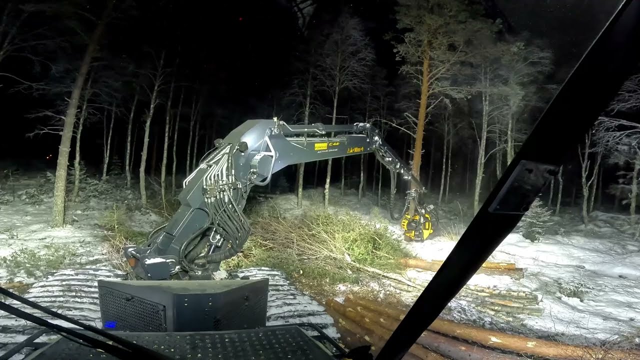 Harjottelu hommia Ponsse Cobra Active Crane H6 logging