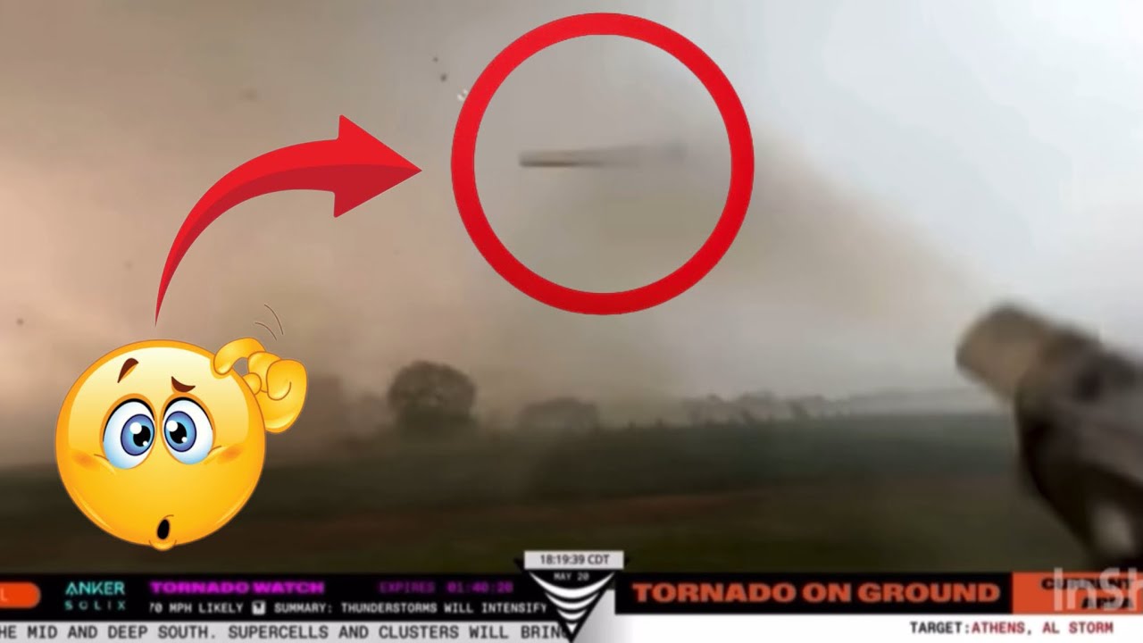 Uh oh- Tornado 🌪️ 😱😱😱