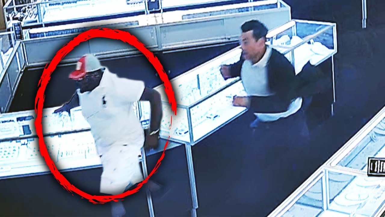 Jewelry Store Owner Chases Thief Who Runs With $16K Chain